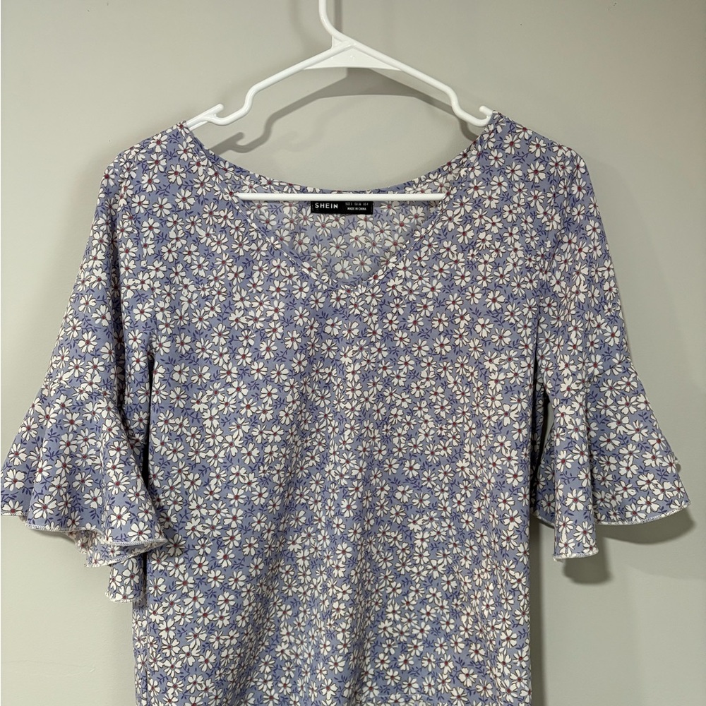 SHEIN Lavender Floral Blouse with Ruffle Sleeves